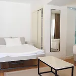 Nixie Hotel *