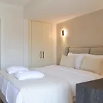 Nixie Hotel *