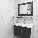Nixie Hotel *