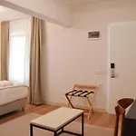 Nixie Hotel