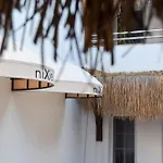 Nixie Hotel *