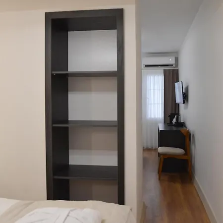 Hotel Nixie