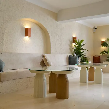 Nixie Hotel *