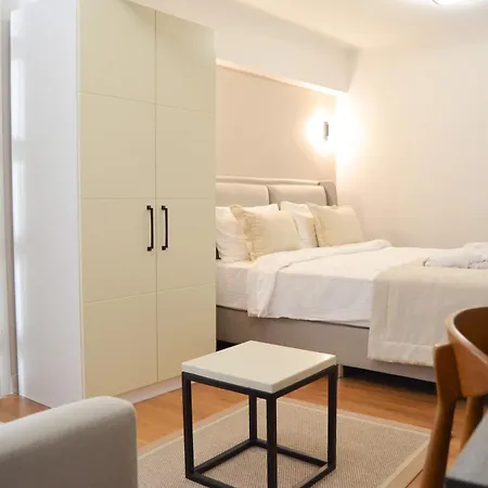 Hotel Nixie *